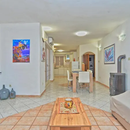 Nyaraló House Natasa 2133